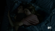 4x08 Stiles and Malia cuddling 1