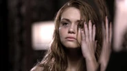 1x05 Lydia crying.jpg (78 KB)