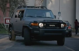 3x18 Derek's toyota