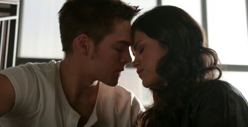 5x13 Liam and Hayden kiss.jpg