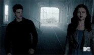 5x11 Hayden and Theo.gif (375 KB)