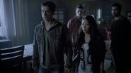 3x17 Scott and Kira 1