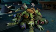 TMNT 2012 Michelangelo-12-