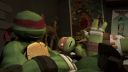 TMNT 2012 Raphael-13-