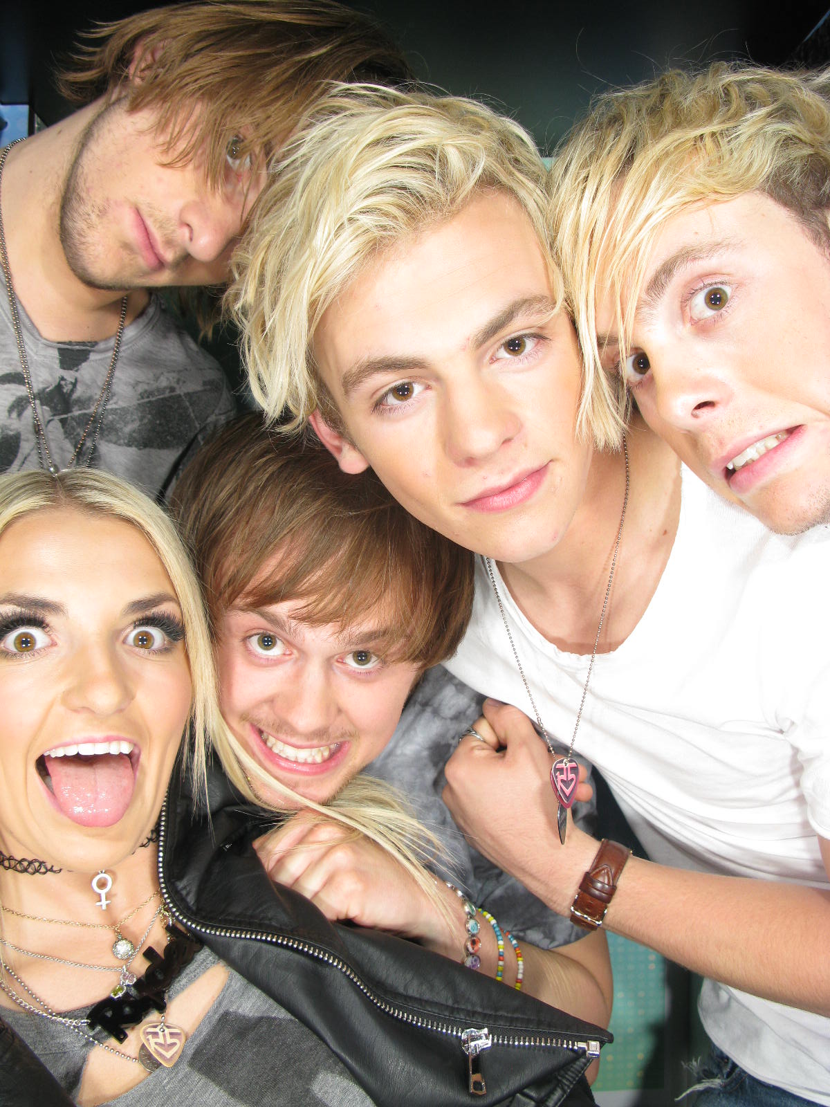 Crazy Stupid Love, R5 Wiki