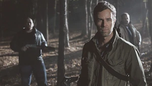 Los Cazadores atacando a Scott y Derek.