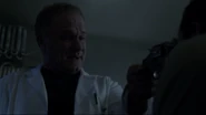 John-Posey-Conrad-gun-Fenris-Teen-Wolf-Season-6-Episode-12-Raw-Talent.png (302 kio)