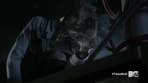 Teen Wolf Season 5 Episode 17 A Credible Threat Malia rips cords.png (841 KB)