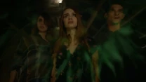 Holland-Roden-Shelley-Hennig-Tyler-Posey-Lydia-Malia-Scott-at-rift-Teen-Wolf-Season-6-Episode-8-Blitzkrieg.jpg (52 KB)