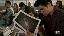 Teen Wolf Season 4 Episode 5 IED Stiles murder photos in class