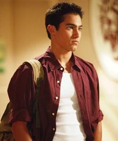 Hoechlin162.jpg (121 kio)