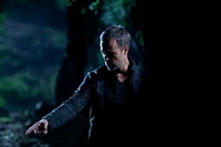 Teen Wolf Season 3 Behind the Scenes JR Bourne pointing Thousand Oaks