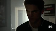 Teen Wolf Season 5 Episode 10 Status Asthmaticus Liam glowwing eyes.png (549 KB)
