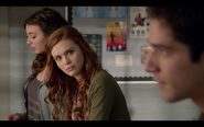 Teen Wolf Season05 Episode02 Parasomnia Lydia confused about Scott in AP biology