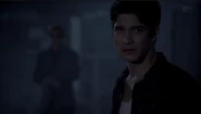 Teen Wolf Season 3 Episode 10 The Overlooked Tyler Posey Gideon Emery Scott choose Deucalion.png (159 KB)