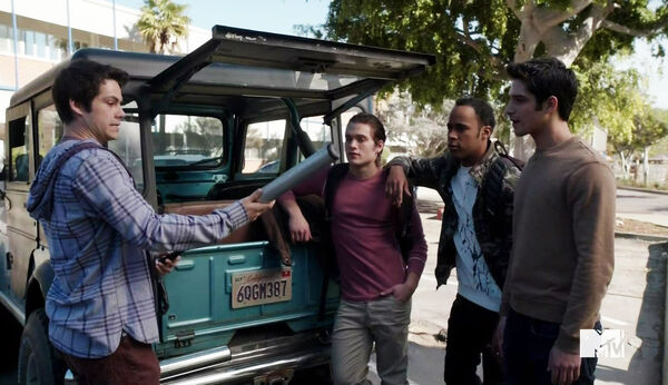 Dylan-O'Brien-Dylan-Sprayberry-Khylin-Rhambo-Tyler-Posey-Teen-Wolf-Season-6-Episode-Riders-on-the-Storm-Wikia