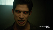 Teen Wolf Season 5 Episode 15 Amplification Scott's alpha eyes and fangs