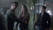 Tyler-Posey-Holland-Roden-Cody-Christian-Scott-Lydia-Theo-Teen-Wolf-Season-6-Episode-15-Pressure-Test