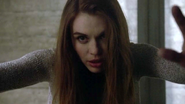 Holland-Roden-Lydia-saving-the-day-Teen-Wolf-Season-6-Episode-16-Triggers