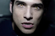 Scott pendant la pleine dans le congélateur des Lahey