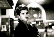 Charlie-carver