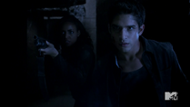 Teen Wolf Season 4 Episode 401 The Dark Moon Braeden and Scott face the unknown