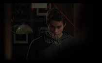 Teen Wolf Season05 Episode02 Parasomnia Stiles in front of his detective board