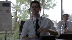 Dylan-O'Brien-Stiles-FBI-intern-Teen-Wolf-Season-6-Episode-11-Said-the-Spider-to-the-Fly.png (543 KB) Sezon 6b