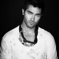 Hoechlin190.jpg (31 kio)