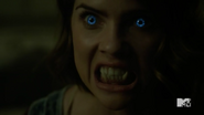 Teen Wolf Season 5 Episode 14 The Sword and the Spirit Malia eyes and fangs