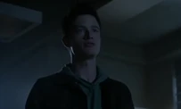 Peter jeune qui apprend a Derek a controlé le loup en lui ( 4.02)