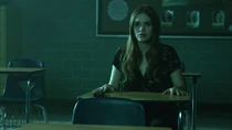 Holland-Roden-Lydia-sitting-in-desk-Teen-Wolf-Season-6-Episode-9-Memory-Found