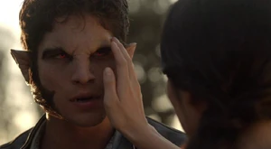 Scott revela su condición a Kira.