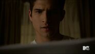 Teen Wolf Season 5 Episode 6 Required Reading Scott Starting To Read the book