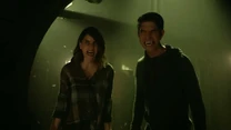 Shelley-Hennig-Tyler-Posey-Malia-Scott-glowing-eyes-Teen-Wolf-Season-6-Episode-8-Blitzkrieg.jpg (48 KB)