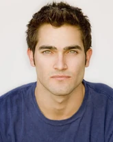 Hoechlin169.jpg (61 kio)