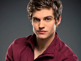 Daniel Sharman, Wiki