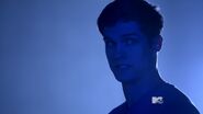 Teen Wolf Sæson 3 Episode 16 Oplyst Daniel Sharman Isaac Lahey At The Party