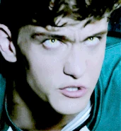 Tumblr nfb1ebBtij1t90e7uo1 250.gif (1,25 MB)