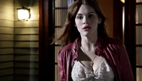 Et Lydia sort dehors, c'est donc Jackson le Kanima