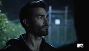 Tyler-Hoechlin-Derek-Hale-Returns-to-Teen-Wolf-Season-6B-Episode-619-Broken-Glass