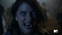 Shelley-Hennig-Malia-glowing-blue-eyes-Teen-Wolf-Season-6-Episode-10-Riders-on-the-Storm