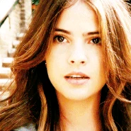 Malia et ses yeux de coyote garou