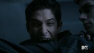 Teen Wolf Season 3 Episode 24 The Divine Move Tyler Posey Scott McCall Biting Nogitsune-Stiles