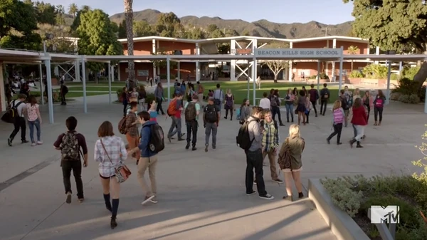 Teen Wolf Season 5 Episode 3 Parasomnia Beacon Hills High School Exterior