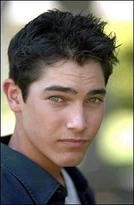 Hoechlin075.jpg (15 kio)