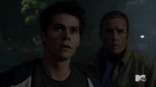 Teen Wolf Season 3 Episode 20 Echo House Dylan Obrien Linden Ashby Stiles And Dad In Front Of Echo House