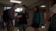6.png (1,15 Mio) Stiles, Scott et Allison échangent sur leurs problèmes.