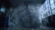 Tyler-Hoechlin-Derek-stone-break-Teen-Wolf-Season-6-Episode-20-The-Wolves-of-War