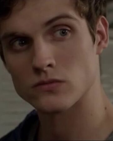 Isaac Lahey Wiki Teenwolf Serie Fandom A mulher que conheci balançou meu coração / esses versos fiz pra ela b7 a b7 e esse seu geitinho meigo e uma fina educação dois lindos olhos azuis que provocam sedução, b7 a b7 e b7 e esses seus olhos azuis. isaac lahey wiki teenwolf serie fandom